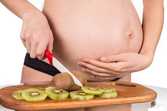 Bà bầu ăn kiwi giàu axit folic giúp thai nhi tránh dị tật bẩm sinh